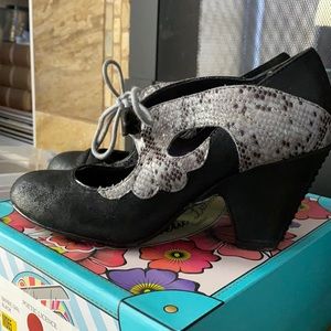 Poetic Licence Barbie Girl black shoe bootie size 7